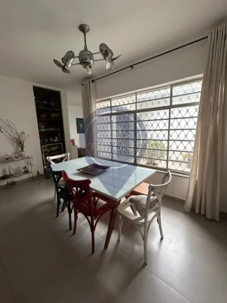Imagem Casa de Alto Padrão para Venda ou Locação no Brooklin Paulista, São Paulo-SP: 3 Quartos, 2 Salas, 2 Banheiros, 3 Vagas, 250m².