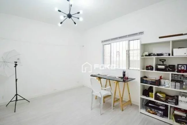 Imagem Sobrado Comercial com 3 Quartos para alugar, 220m² - Vila Galvão