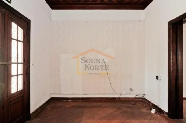 Imagem Casa Comercial, Imóvel com aproximadamente 500 m², ideal para uso comercial ou residencial, com 5 ...
