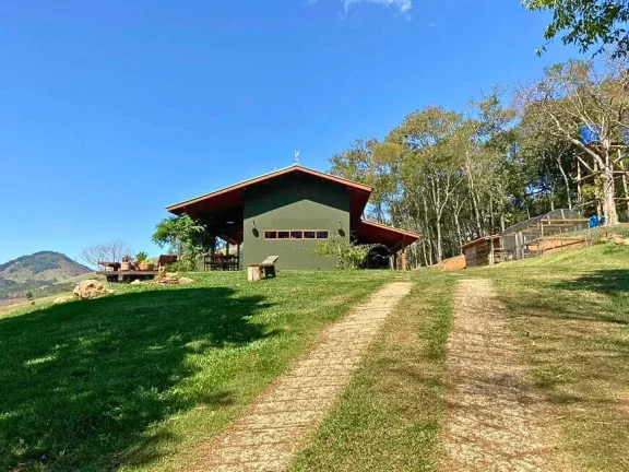 Imagem Onde a Sofisticação e a Natureza se Encontram: Seu Refúgio em Gonçalves
