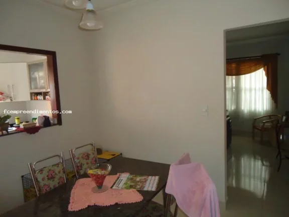 Imagem Casa para Venda em Limeira, Parque Residencial Aeroporto, 3 dormitórios, 1 suíte, 1 banheiro, 1 vaga