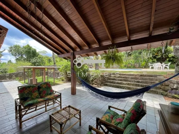 Imagem Linda casa com 06 quartos (1 suíte) , piscina, gourmet no "Granja Viana II"
