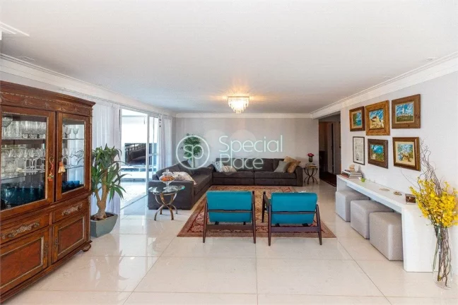 Imagem Requinte e bom gosto em 290m2 com uma planta excelente, living para três ambientes com varanda gour...