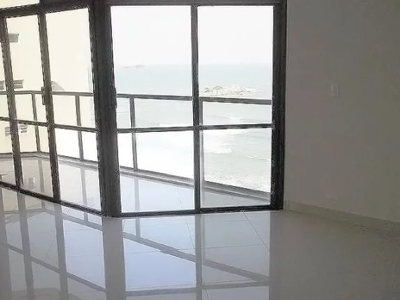 Imagem Pitangueiras - Maravilhosa cobertura, frente total para o mar e área de lazer no prédio.
