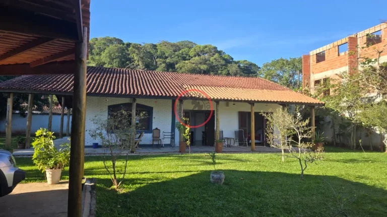 CASA A VENDA EM BOISSUCANGA, COM 3 DORMITÓRIOS, SENDO 1 SUÍTE, EM TERRENO DE 823 MT, 300 MT DE ÀREA CONSTRUÍDA,