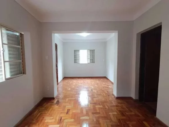 Imagem Casa aconchegante com excelente localização no bairro São Sebastião