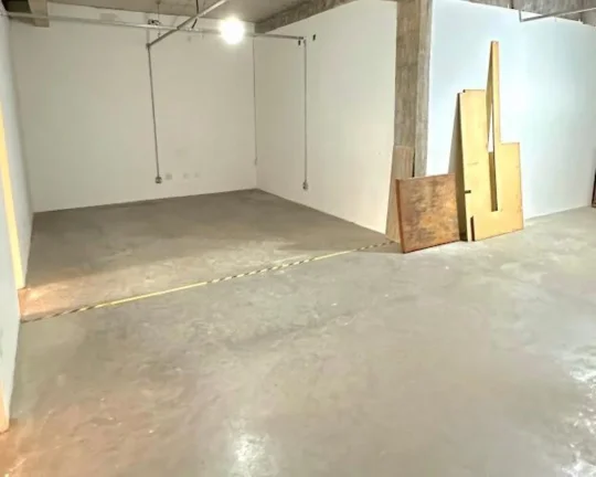Imagem GALPÃO COMERCIAL PISO INFERIOR 04 VAGAS METRO VILA SÔNIA FL48