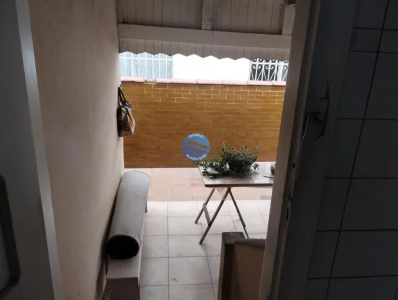 Imagem Casa a venda em Santos no Embaré, tipo raro, oportunidade.