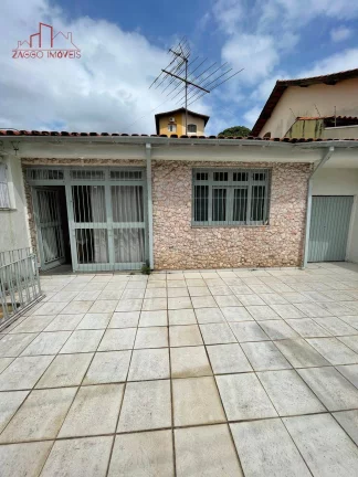 Imagem Casa Térrea - 5 Dorms - 260m².