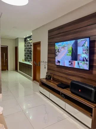 Imagem Casa Alto Padrão 3 Suítes em Trindade | Completa e Climatizada