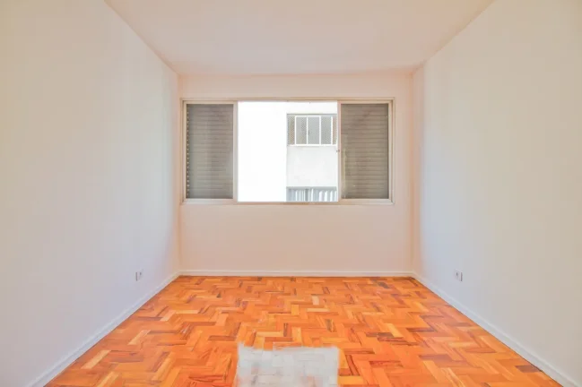 Imagem Apartamento 134M² Reformado, 3Q, 1 Suíte, 2 Banheiros, 1 Vaga, Banheira.