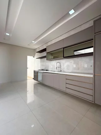 Imagem Casa para locação no Alphaville com 3 suítes, gourmet, piscina, Petrolina