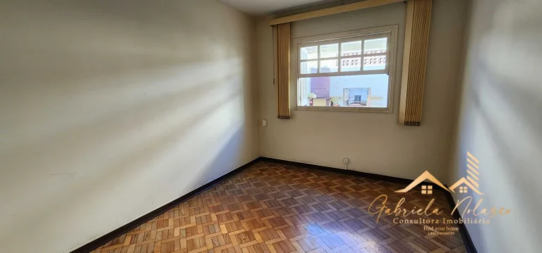 Imagem Linda Casa no centro de Mogi Mirim com 4 dormitórios