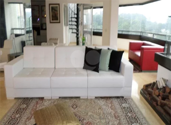 Imagem Cobertura à venda com 3 quartos, sendo 2 suítes, no condomínio Emerald Hills, São Paulo - SP