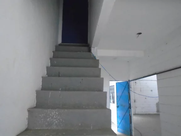 Imagem (GA2139)Galpão 800m² com 02 escritórios, 03 Wcs Sociais.