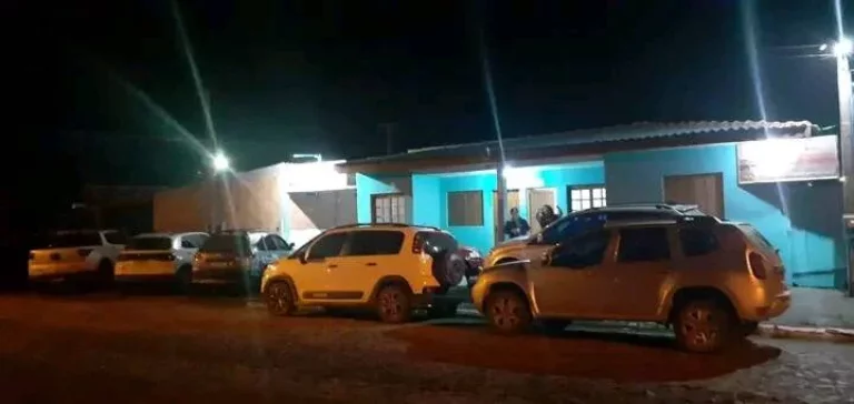 POUSADA MOBILIADA, a venda em Balneário Pinhal
