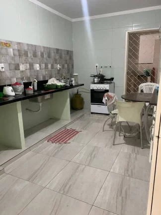 Imagem Casa à venda em Farolândia: 5 quartos, 200m², 3 vagas de garagem - Imperdível!