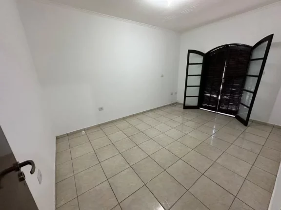 Imagem Sobrado com 3 dormitórios à venda, 236 m² por R$ 750.000,00 - Cidade Edson - Suzano/SP