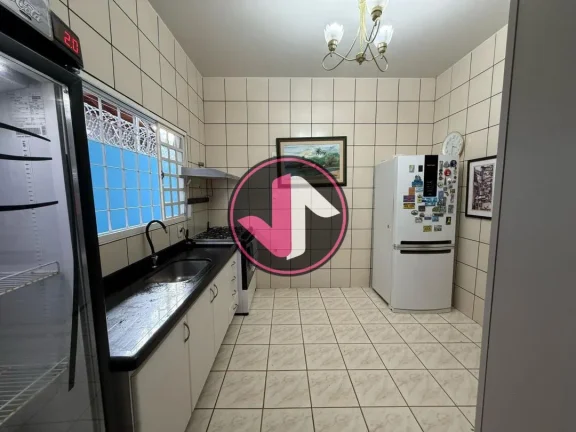 Imagem Se você procura por uma Casa Comercial espaçosa e cheia de comodidades em Cuiabá, não pode deixa...