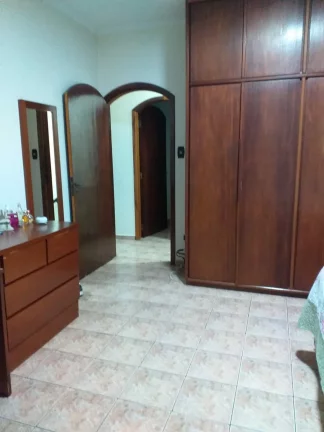 Imagem Sobrado a Venda com Área Construída 259 m² com Terreno de 125 m² com 3 Dormitórios sendo 1 suíte, 1 Banheiros e 3 Vagas!