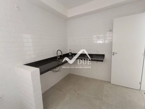Imagem Sobrado com 3 dormitórios à venda, 151 m² por R$ 950.000,00 - Gonzaga - Santos/SP