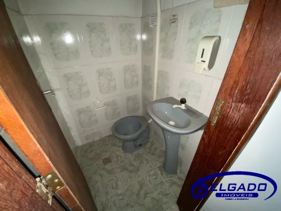 Imagem DELGADO aluga SALAS COMERCIAIS com 30m2 de frente para AV 22 DE MAIO - Centro - Itaborai-RJ.
