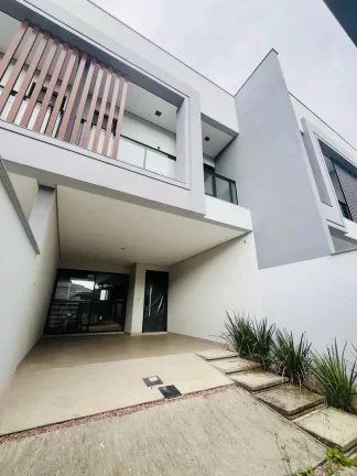 Imagem Geminado com 3 dormitórios sendo 1 suíte e 2 vagas - Bom Retiro | Joinville/SC