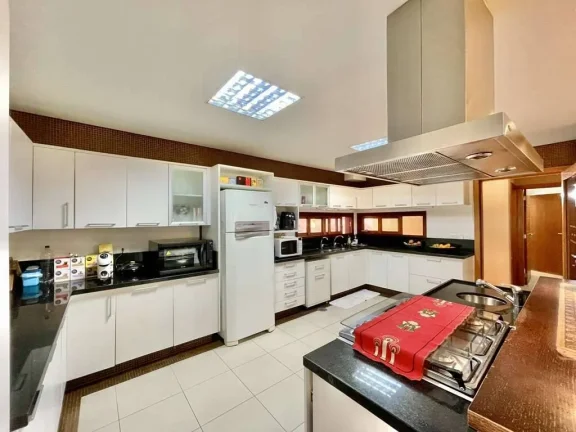 Imagem Fazendinha -5d / 3sts em 2 lotes, SPA, gourmet, vista, garagem 8 vagas!