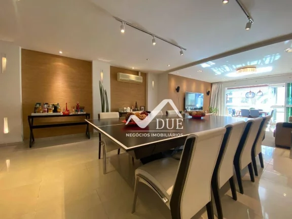 Imagem Apartamento próximo a praia a com 3 dormitórios à venda, 227 m² por R$ 3.400.000 - Embaré - Santos/SP