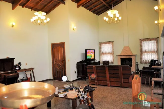 Imagem Casa com 4 dorms. ( 2 suítes ) - Resid. Vila Verde