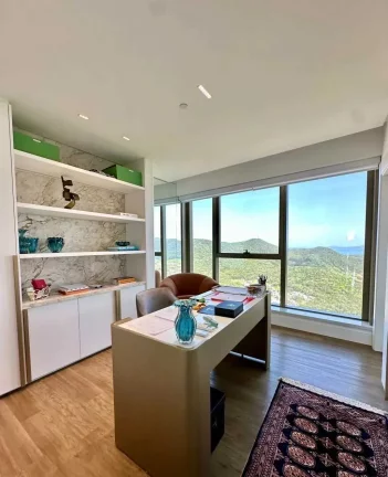 Imagem Apartamento quadra mar com 5 dormitórios sendo 4 suítes e 3 vagas de garagem em Balneário Camboriú