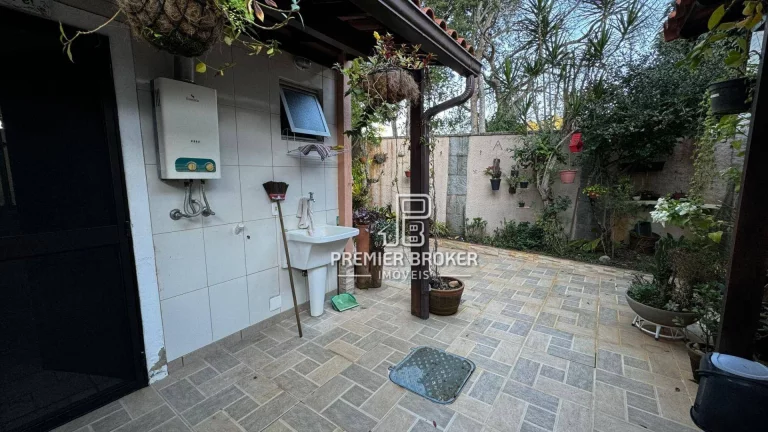 Imagem Casa à venda, 58 m² por R$ 420.000,00 - Parque do Imbui - Teresópolis/RJ