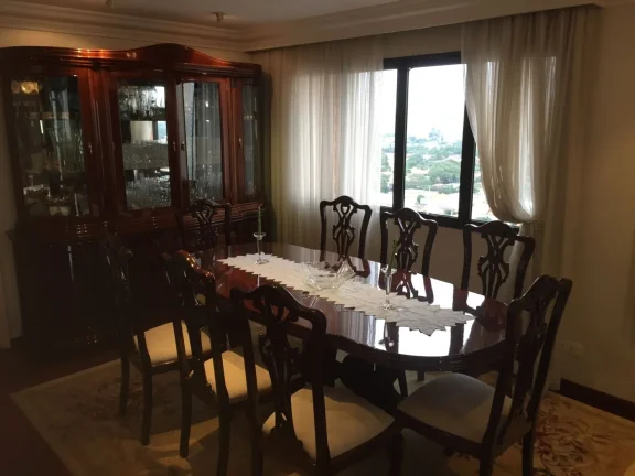 Imagem Apartamento 200 M², 4Q, 4 suítes, 6 banheiros, 4 vagas, 3 salas, lareira, jardim, academia, churrasqueira, piscina, terraço, hidromassagem.
