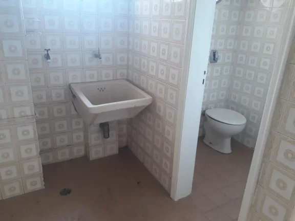 Imagem Apartamento amplo, muito bem localizado no Centro com excelente estrutura, com 3 dormitórios, todos...
