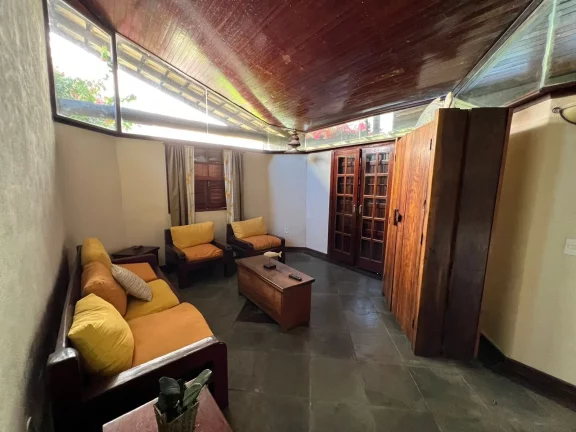 Imagem Vendo casa rústica, em ótimo estado de conservação, ótima localização