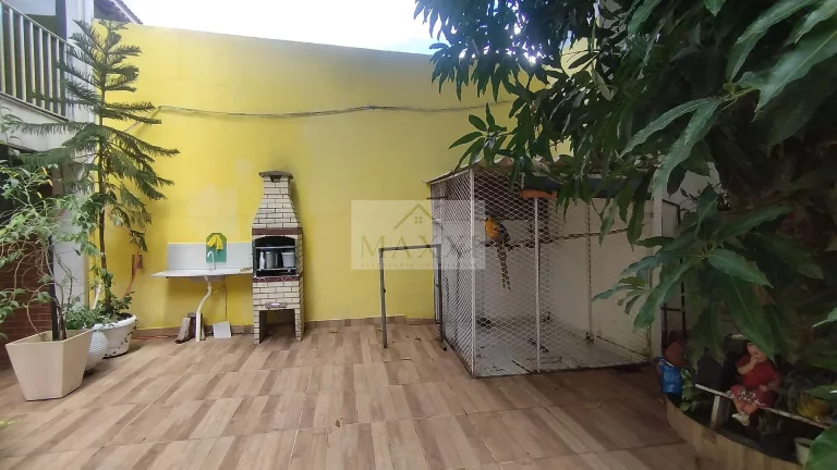Imagem Ampla Casa Duplex com Anexo, Churrasqueira e 8 Vagas – Taquara