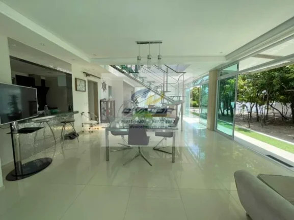 Imagem Vendo Casa em Condomínio Fechado, com 480m², 5 quartos s/ 5 suítes, espaço gourmet, piscina e 4 vagas