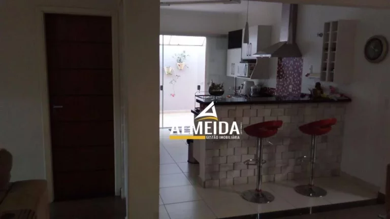 Imagem Casa com 3 dormitórios à venda, 229 m² por R$ 950.000,00 - Vila Paulista - Rio Claro/SP