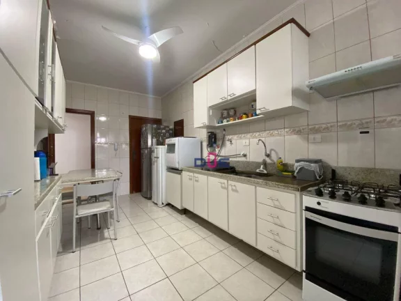 Imagem Apartamento com 2 dormitórios sendo 1 suíte, vaga demarcada, andar alto de frente. À venda, 107 m² por R$ 750.000 - Campo Grande - Santos/SP