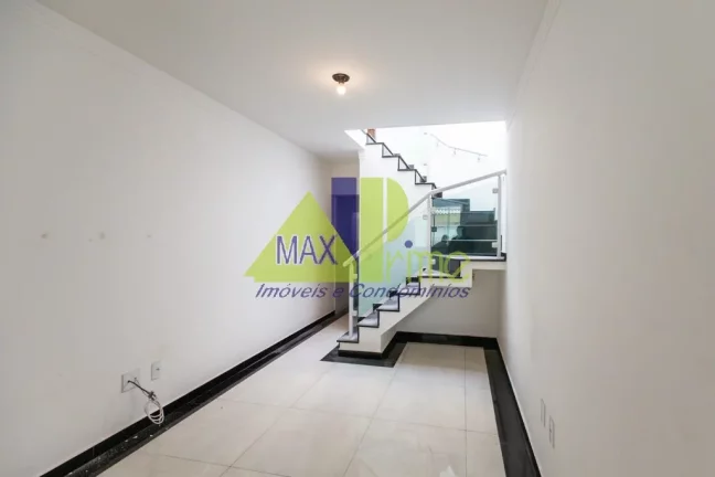 Imagem Residência Impecável à Venda em São Paulo - 3 Quartos, 1 Suíte, 2 Banheiros, 2 Vagas - Vila São Geraldo - 100 m²
