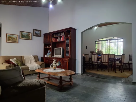 Imagem Casa para Venda em Arujá, Granjas Urupes, 5 dormitórios, 2 suítes, 6 banheiros, 4 vagas