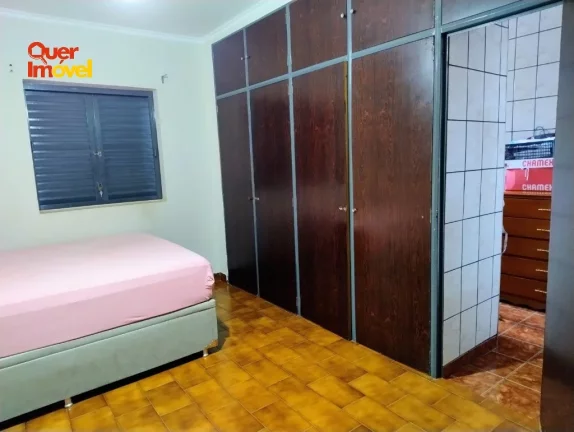 Imagem Casa à venda em Ribeirão Preto-SP, Vila Mariana: 3 quartos, 1 suíte, 2 salas, 4 banheiros, 2 vagas de garagem, 225 m².