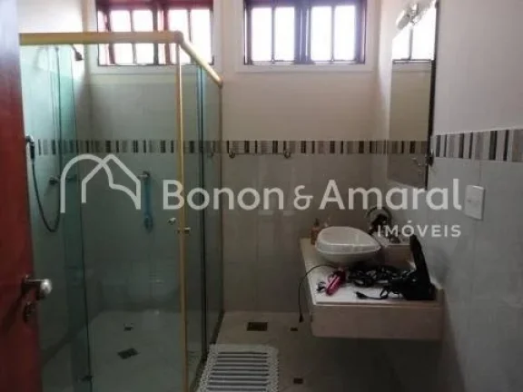 Imagem Lindo sobrado com fino acabamento. Piso superior: 3 suítes, (1 com closet e hidro), piso assoalho d...