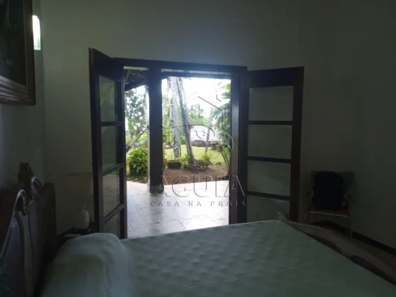 Imagem Casa pé na areia na Praia da Lagoinha em condomínio alto padrão!