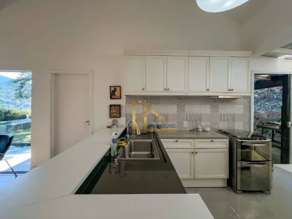 Imagem Casa Linear com 3 quartos com terreno plano e lazer privativo.