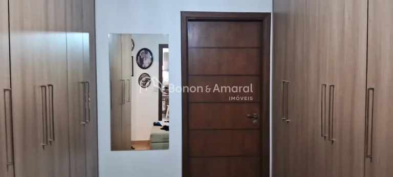 Imagem Essa belíssima residência une o estilo rústico ao moderno em perfeita harmonia, cercada pela natu...
