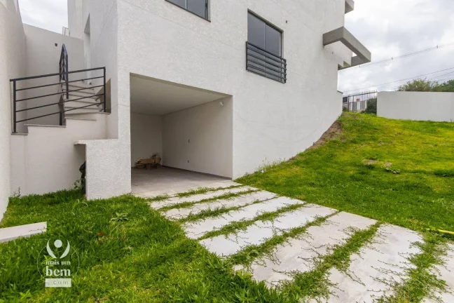 Imagem Belíssimo Sobrado de esquina com 127 m², 3 quartos (1 suíte) à venda por R$ 812.000 - Bairro Alto - Curitiba/PR Ótima oportunidade