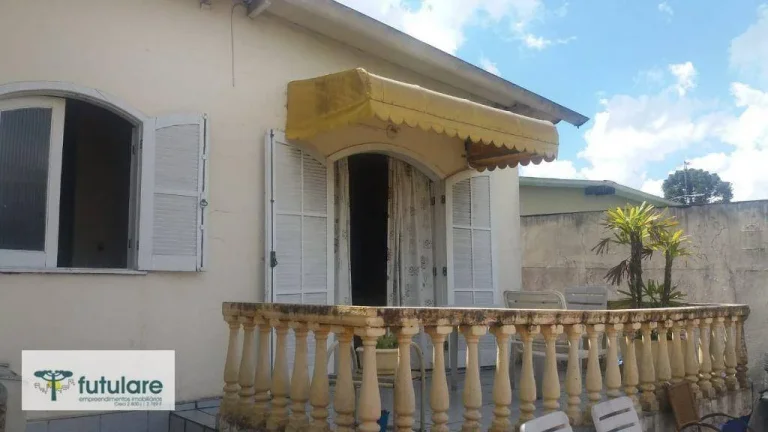 Imagem Casa com 4 dormitórios à venda, 380 m² por R$ 950.000,00 - Xaxim - Curitiba/PR
