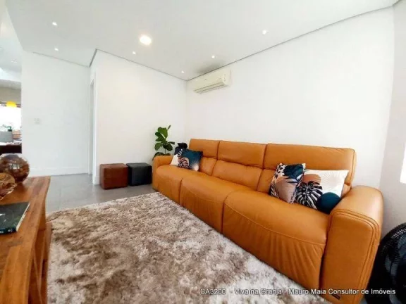 Imagem Casa com 3 dormitórios à venda, 181 m² por R$ 1.350.000 - Granja Viana.