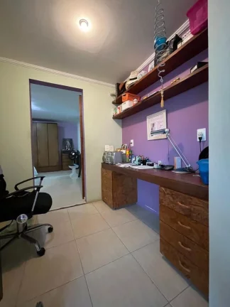 Imagem Casa à venda no bairro Coroa do Meio em rua pública - Confira detalhes!